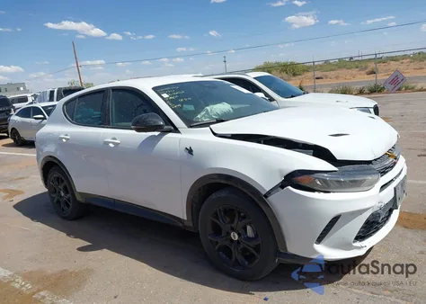 2024 Dodge Hornet R/T z USA, uszkodzony, nr VIN ZACPDFCWXR3A30157